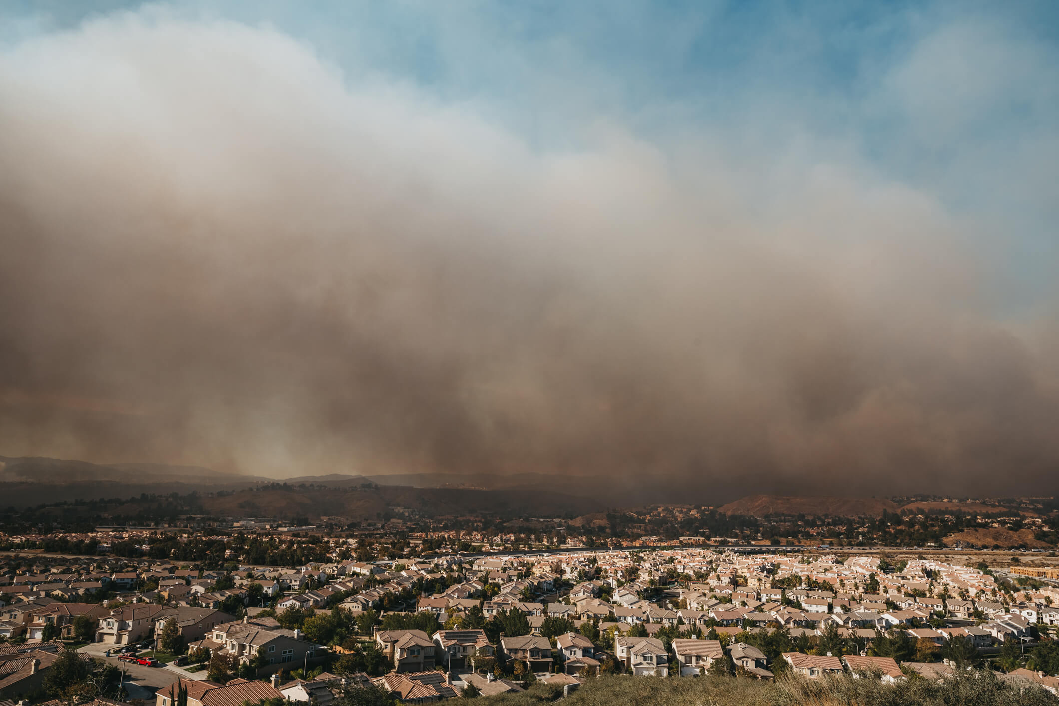 Santa Clarita wildfire smoke